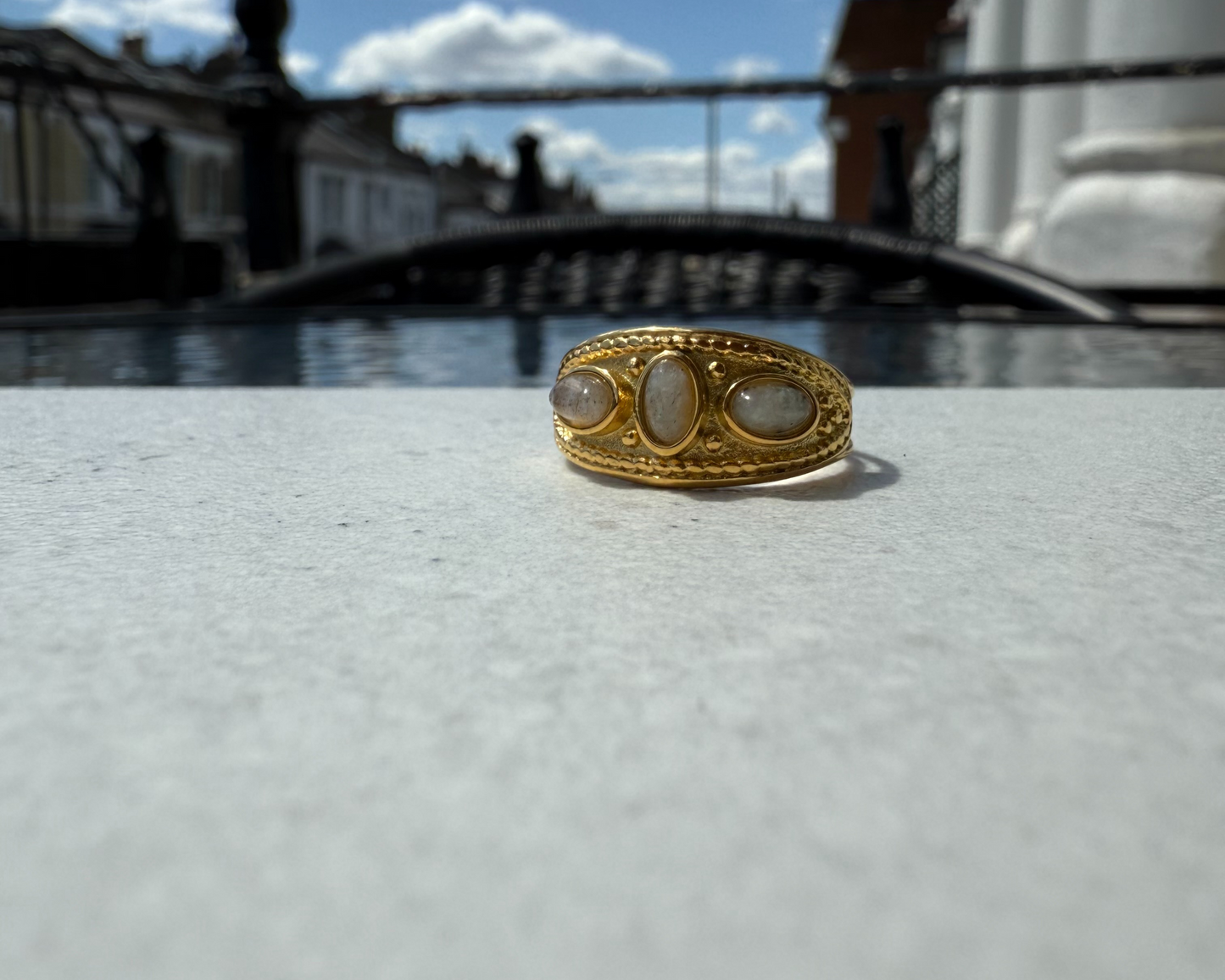 Gladia Adjustable Ring
