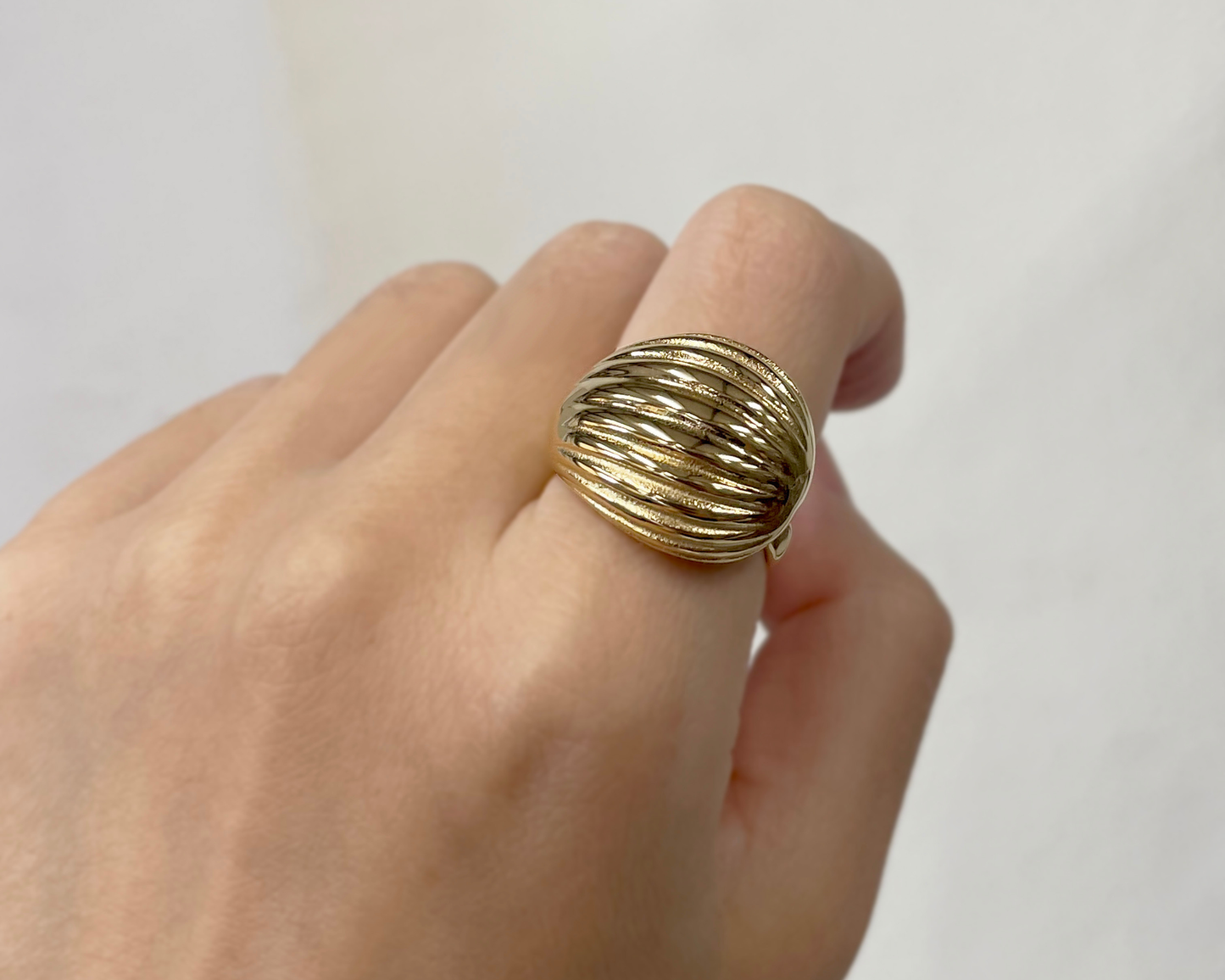 Ribbed Curve Adjustable Ring