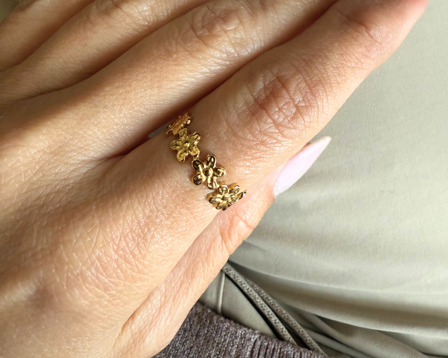Petite Flora Ring