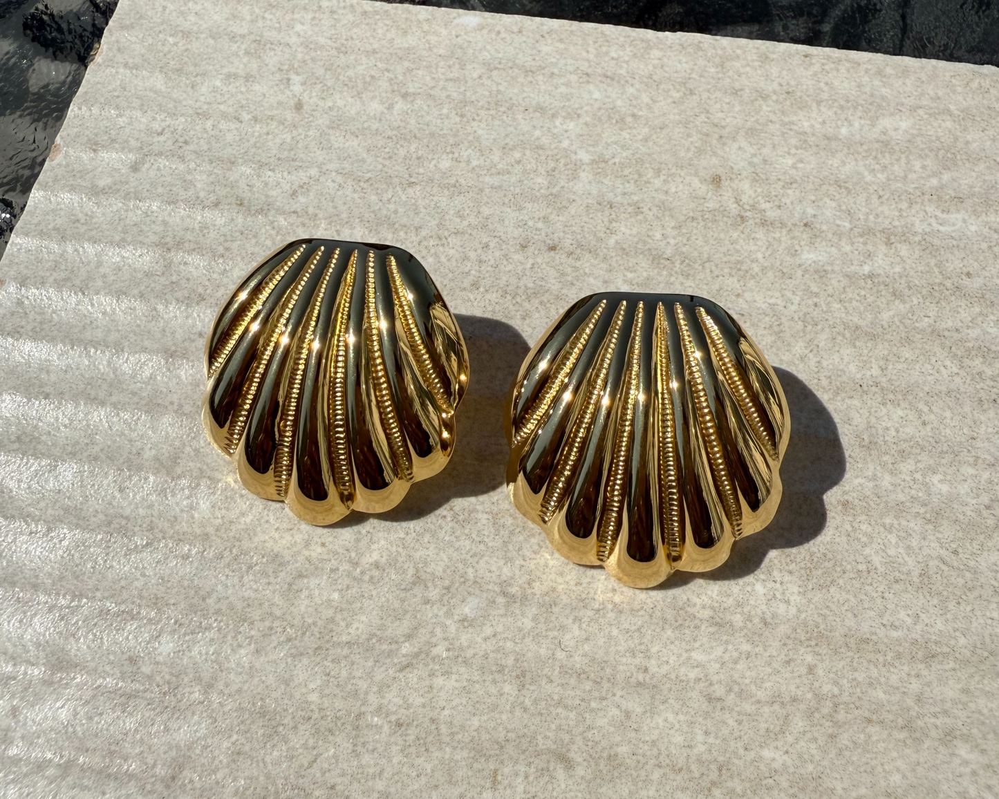 Nessie Maxi Shell Earrings
