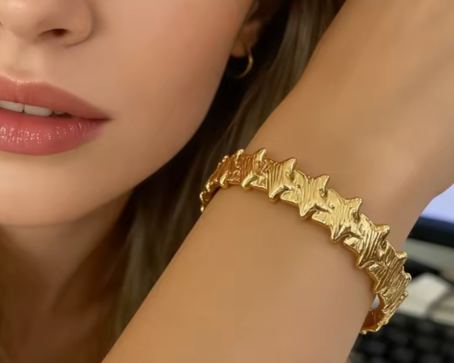 Le Perle Ravello Hinged Bangle Bracelet