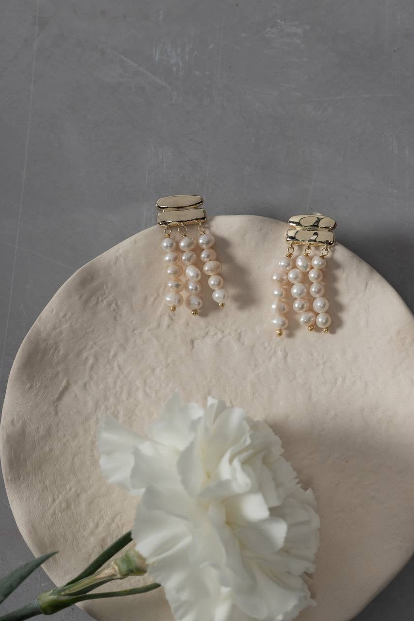 Giulia Pearls Earrings
